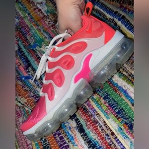 Womens sz 7.5 Vapormax